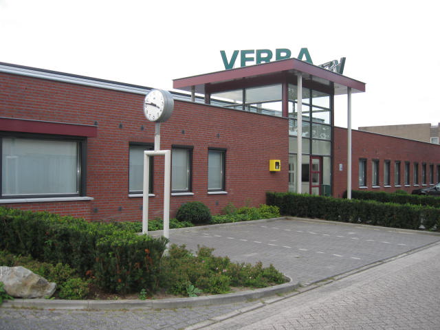 Indgang til Verba-foderskålsfabrikken